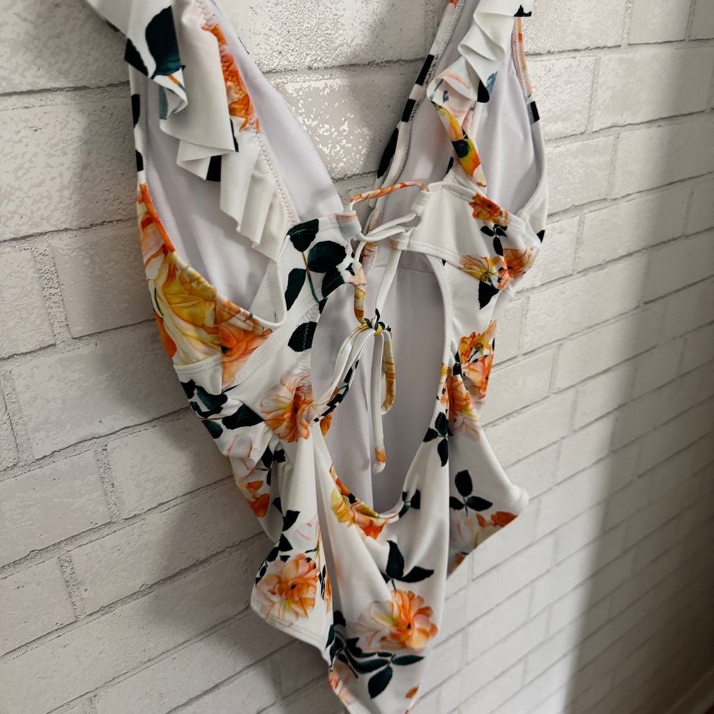 CUPSHE White Flowered Ruffle High Cut V-Neck Crossover Back One Pie Swimsuit - Picture 7 of 10